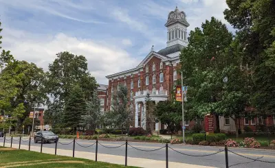 Transportation barriers prevent some Philly students from visiting colleges, so Pa. state schools are facilitating bus trips