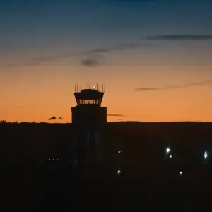 Duffy Won’t Give Timeline to Restore Flights as Shutdown Appears Near End