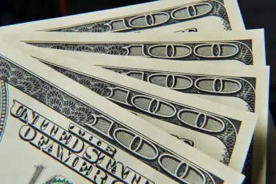 Pleasanton woman expected success from Instagram stock market wizard. Instead, couriers stole $1 million from her