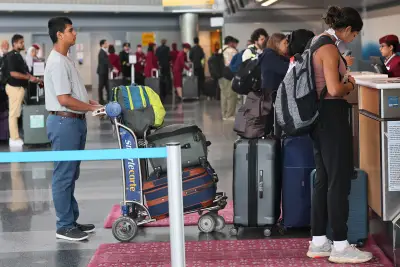 August sets record for international air travel at NYC area airports, Port Authority says