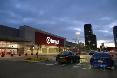 Early Addition: Taylor Swift sold some albums last night at the Jersey City Target