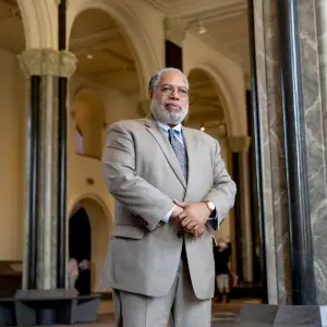 In Challenge to Trump, Smithsonian Says It Controls Personnel Decisions