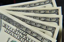 Pleasanton woman expected success from Instagram stock market wizard. Instead, couriers stole $1 million from her