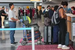 August sets record for international air travel at NYC area airports, Port Authority says