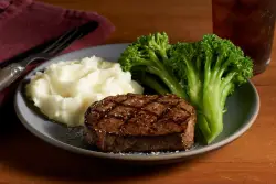 Veterans Day 2025: Free meals, dining deals for the military