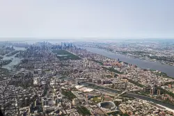 In NYC's hyper-competitive real estate market, a new report finds cash is king