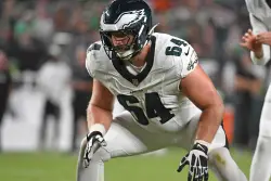 Eagles OL Brett Toth crushed his first NFL start at center