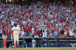 Phillies clinch berth into NLDS