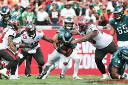Could less be more for Eagles RB Saquon Barkley to get back on track?