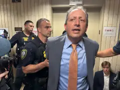 Lawmakers arrested demanding entry to immigrant detention at 26 Federal Plaza in Manhattan