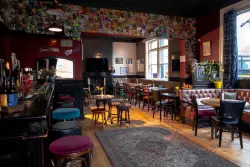 Extra Extra: Snug as a bug in a pub with a rug