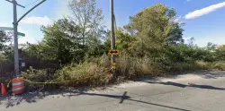 Sanitation crew finds human remains in tarp near Queens park, police investigating